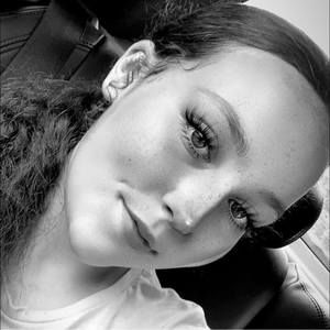 Meet your Posher, Mia